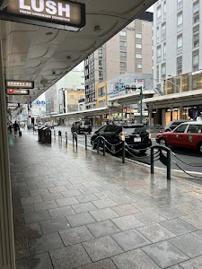 高価買取専門店 まねきや 京都四条本店 place picture